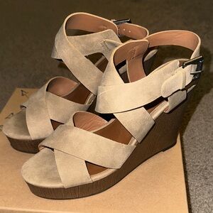 Indigo Rd. Women's Tan Wedge Sandals- size 8